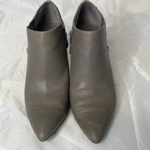 COLE HAAN Yasmine Pointed Toe Slim Heel Ankle Booties Grey Leather Buckle 9.5 - Picture 5 of 15